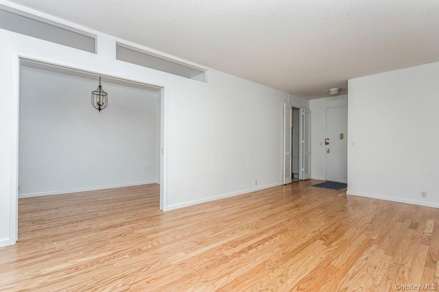 35 N Chatsworth Avenue, Unit 1J photo 15