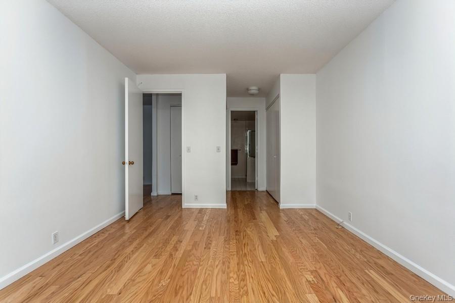 35 N Chatsworth Avenue, Unit 1J photo 26