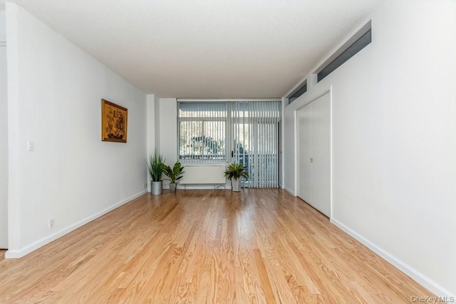 35 N Chatsworth Avenue, Unit 1J photo 7