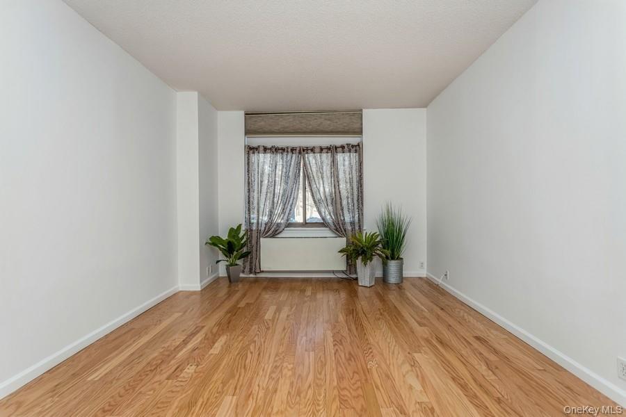 35 N Chatsworth Avenue, Unit 1J photo 24