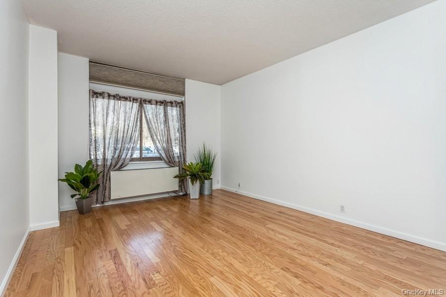 35 N Chatsworth Avenue, Unit 1J photo 25