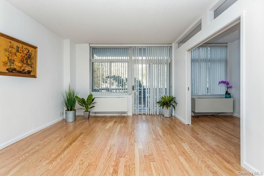 35 N Chatsworth Avenue, Unit 1J photo 13