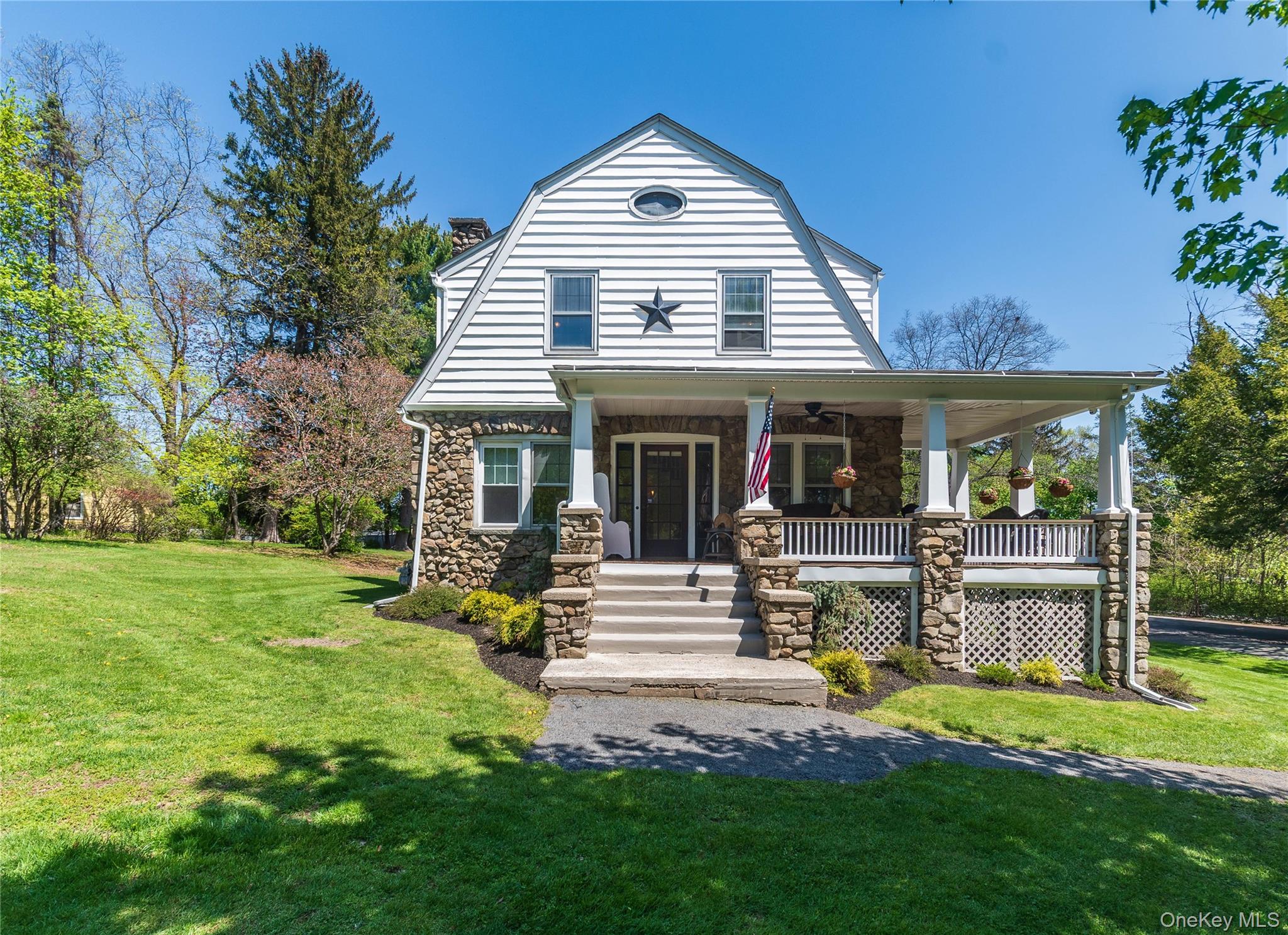571 Route 17M – For Sale