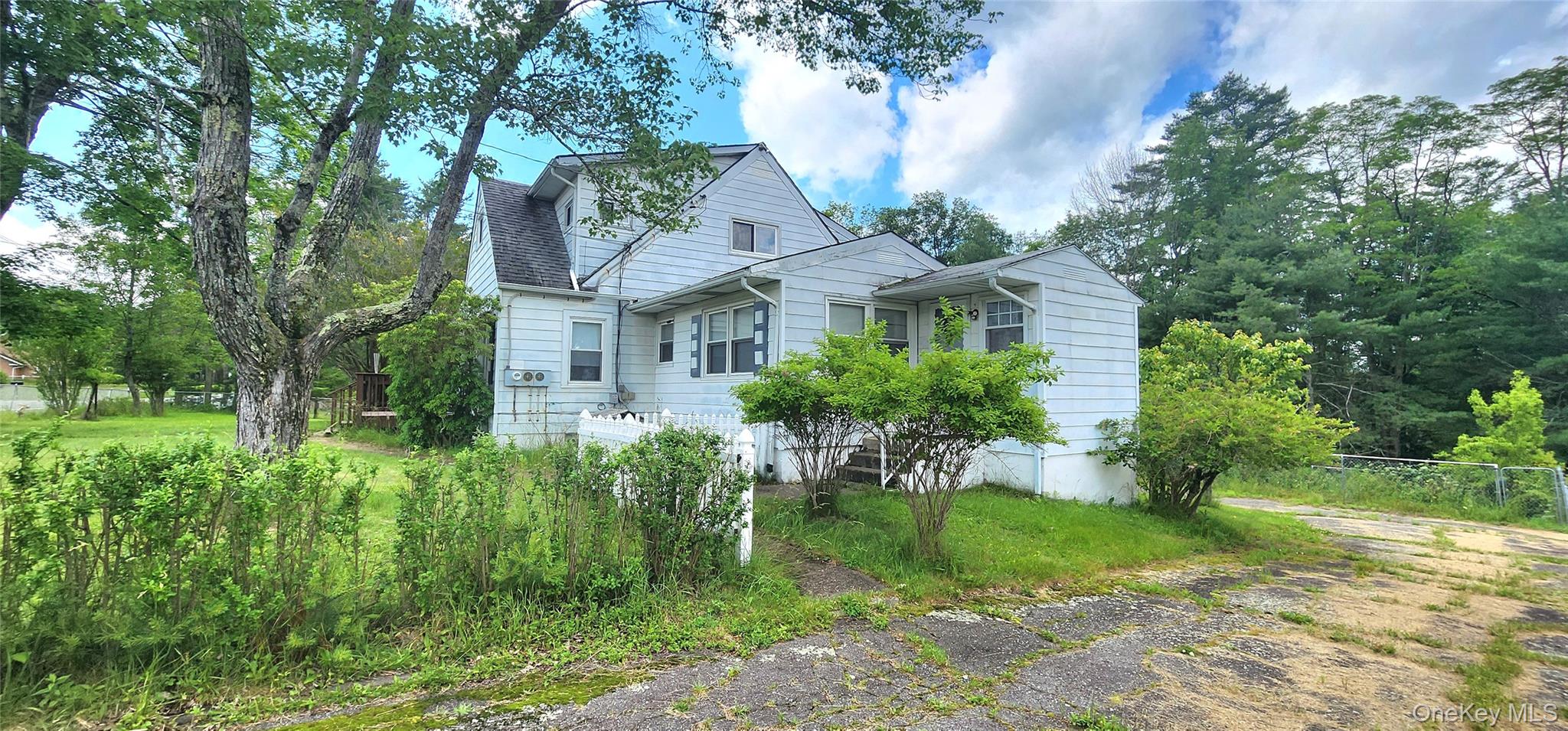 530 Sackett Lake Road – For Sale photo 4