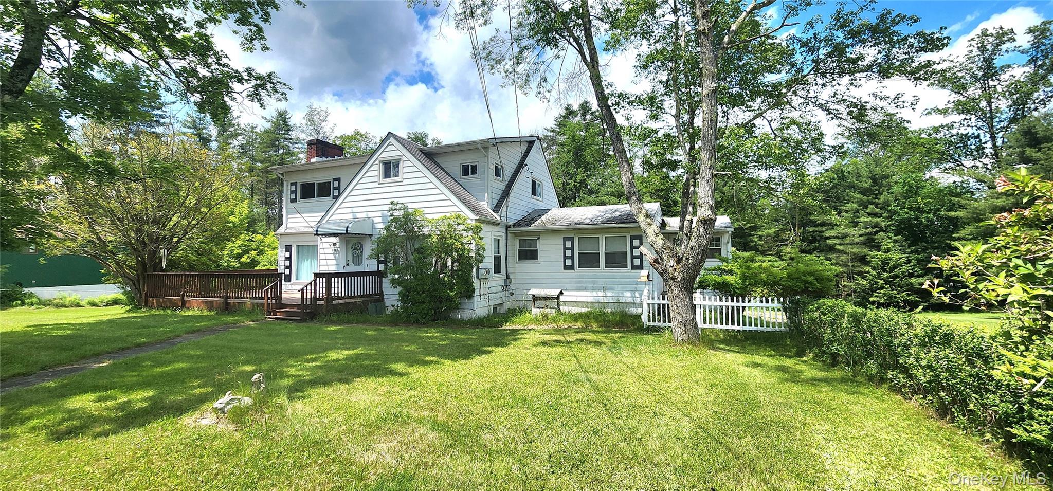 530 Sackett Lake Road – For Sale