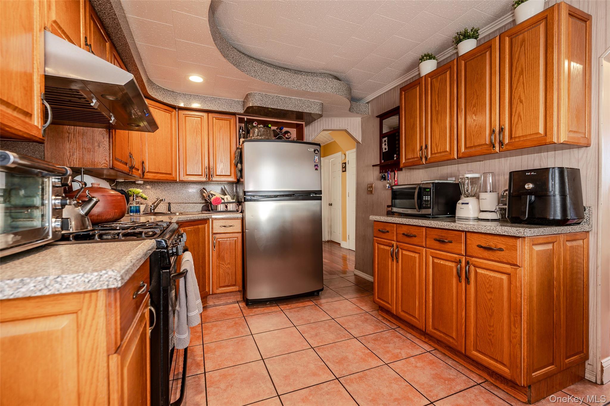 126 Scranton Avenue – For Sale photo 5