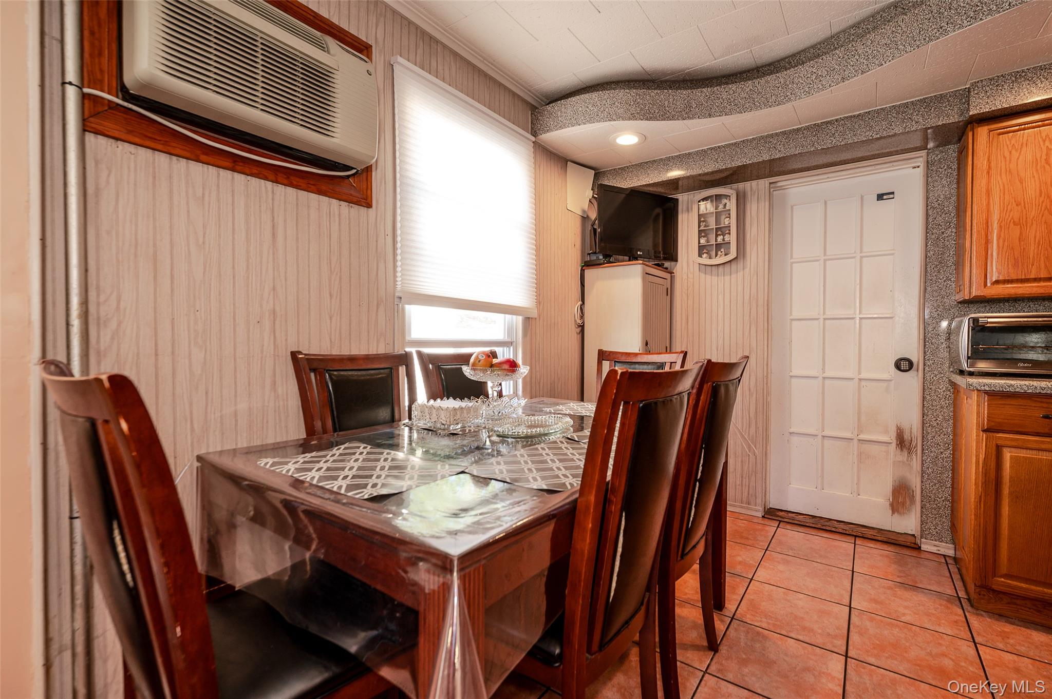126 Scranton Avenue – For Sale photo 4