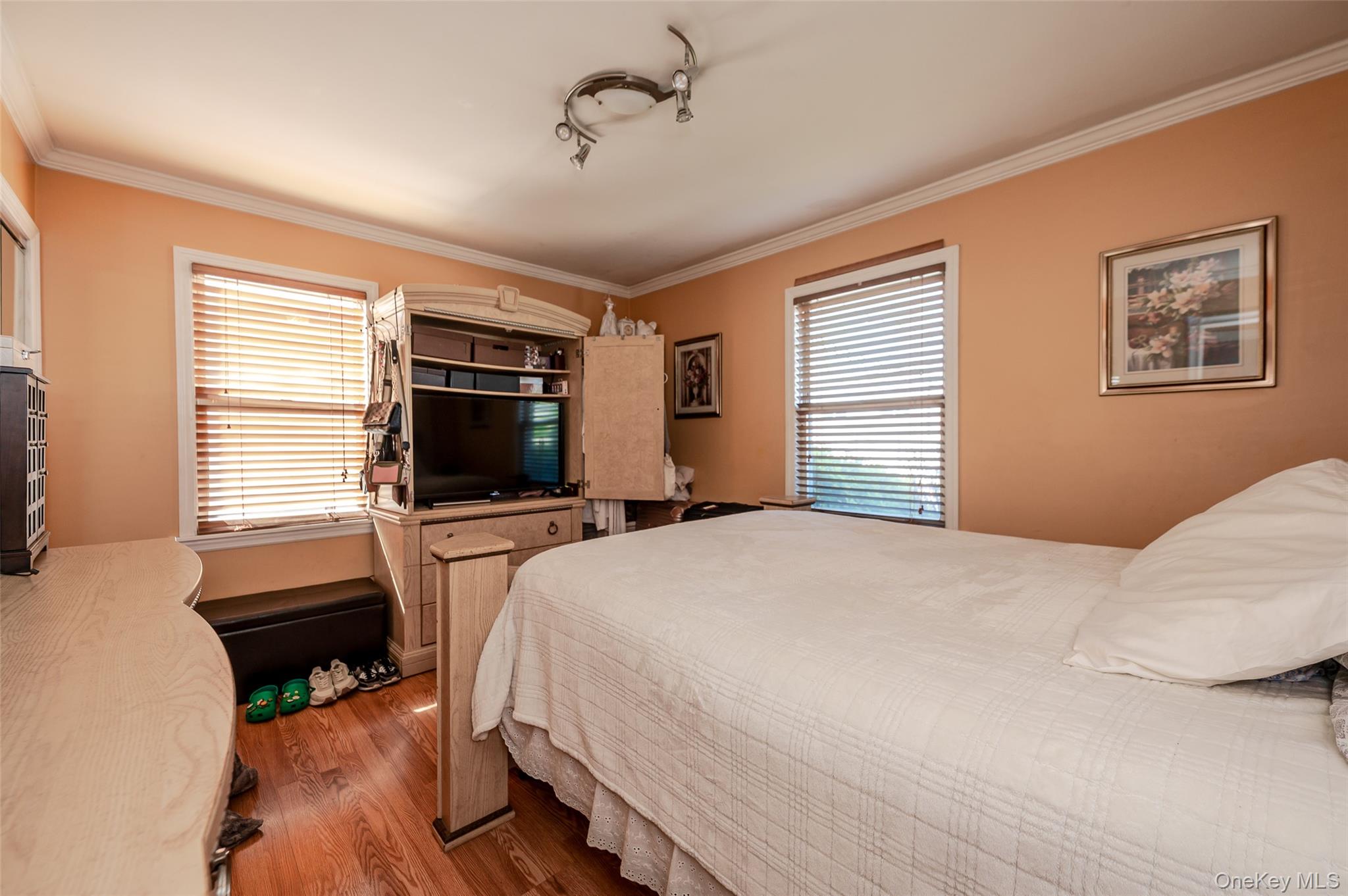 126 Scranton Avenue – For Sale photo 8