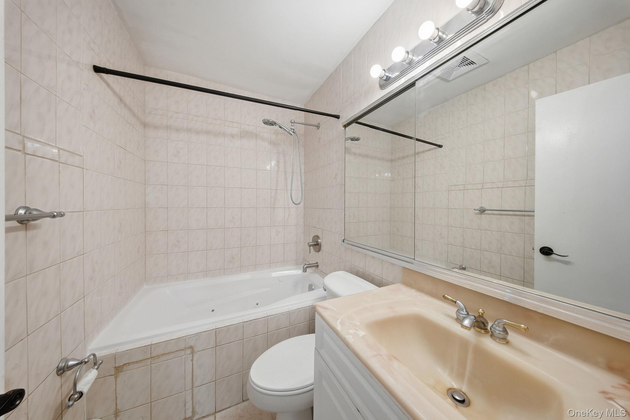 18 Lexington Hill, Unit 8 photo 15