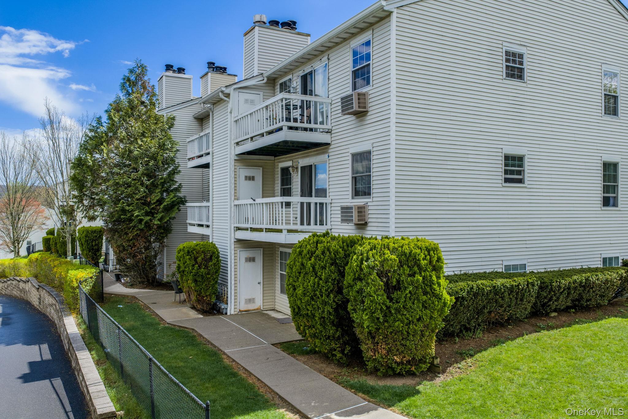 18 Lexington Hill, Unit 8 photo 20