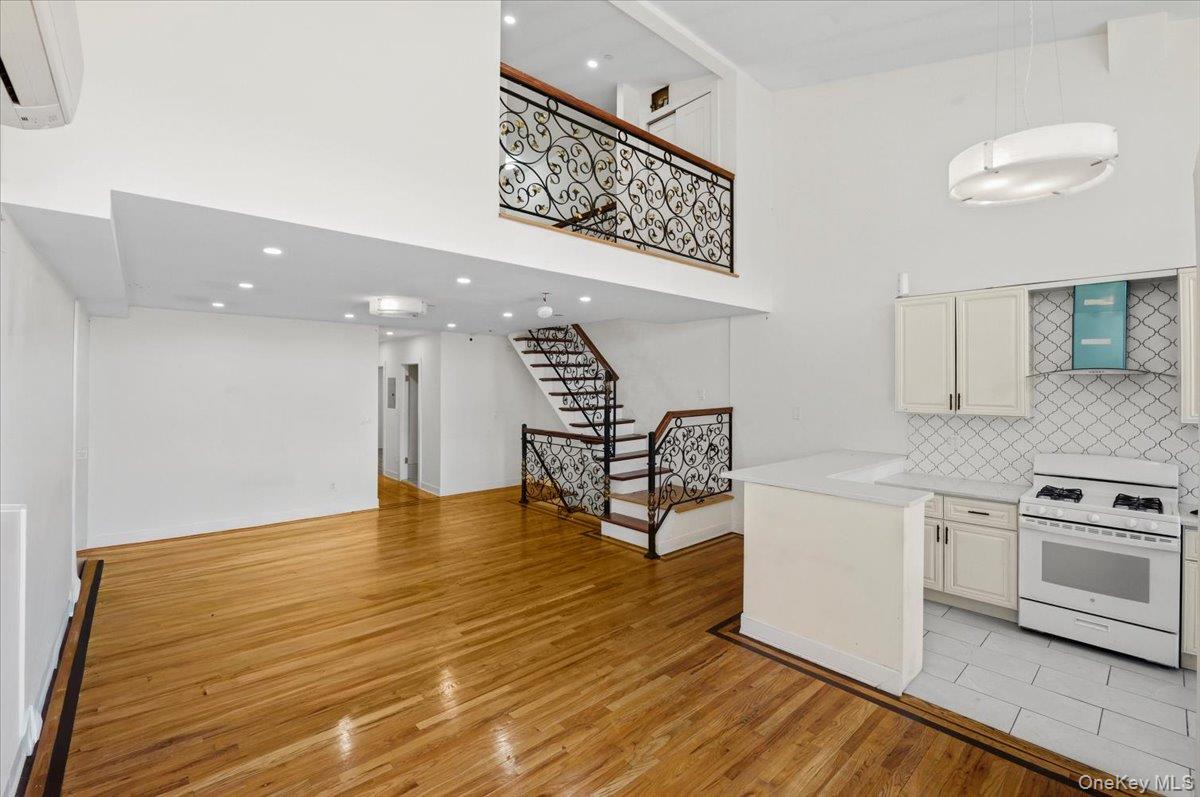 10847 Sutphin Boulevard – For Sale photo 7