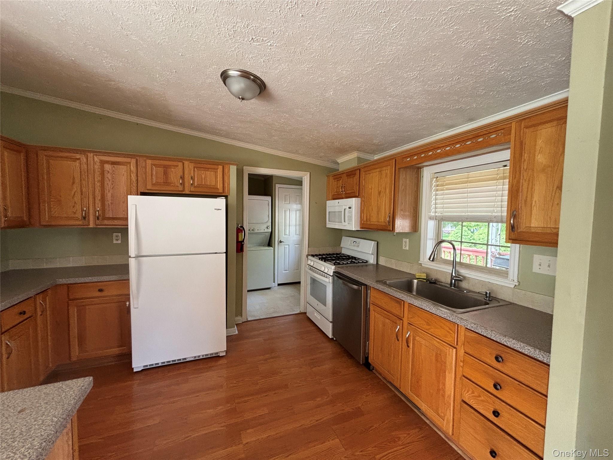 1661 Old Country Road, Unit 417 photo 14