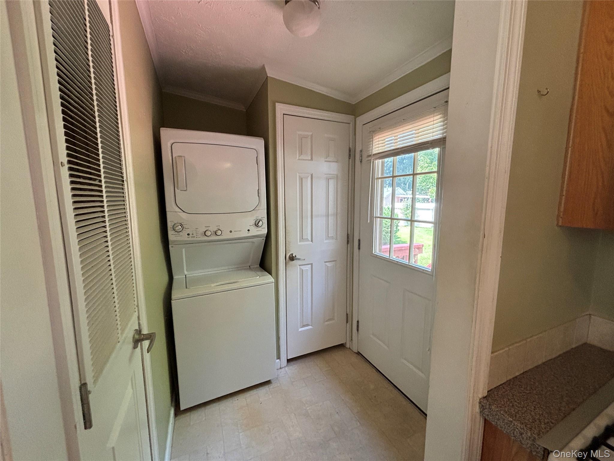 1661 Old Country Road, Unit 417 photo 15