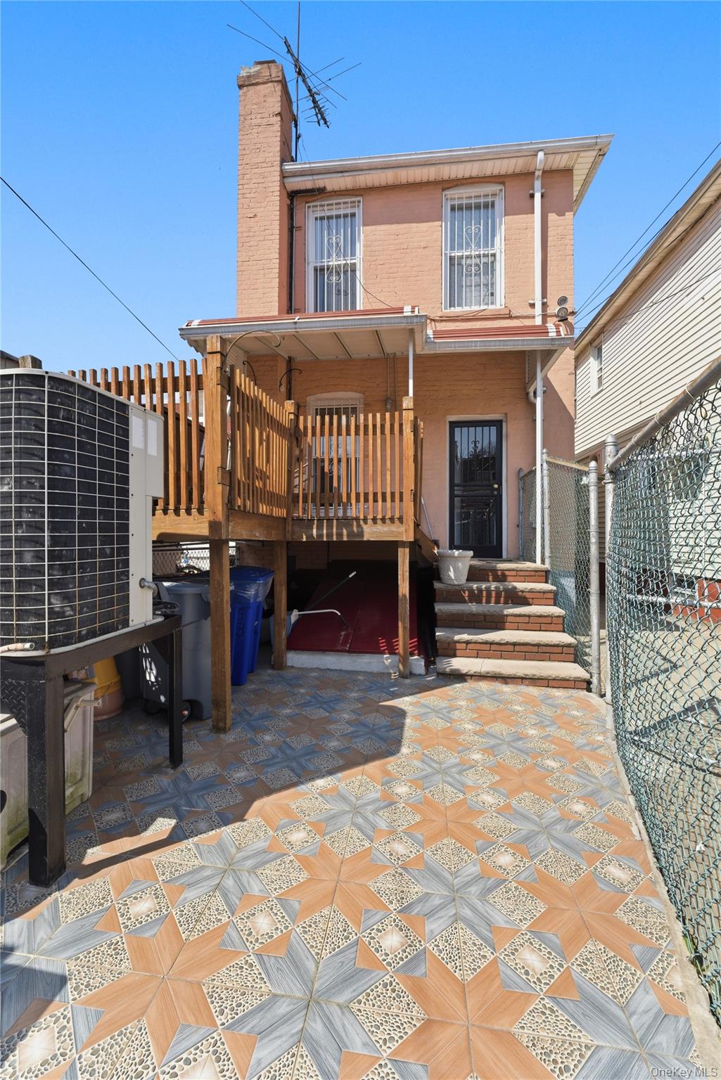 675 E 53rd Street – For Sale photo 2