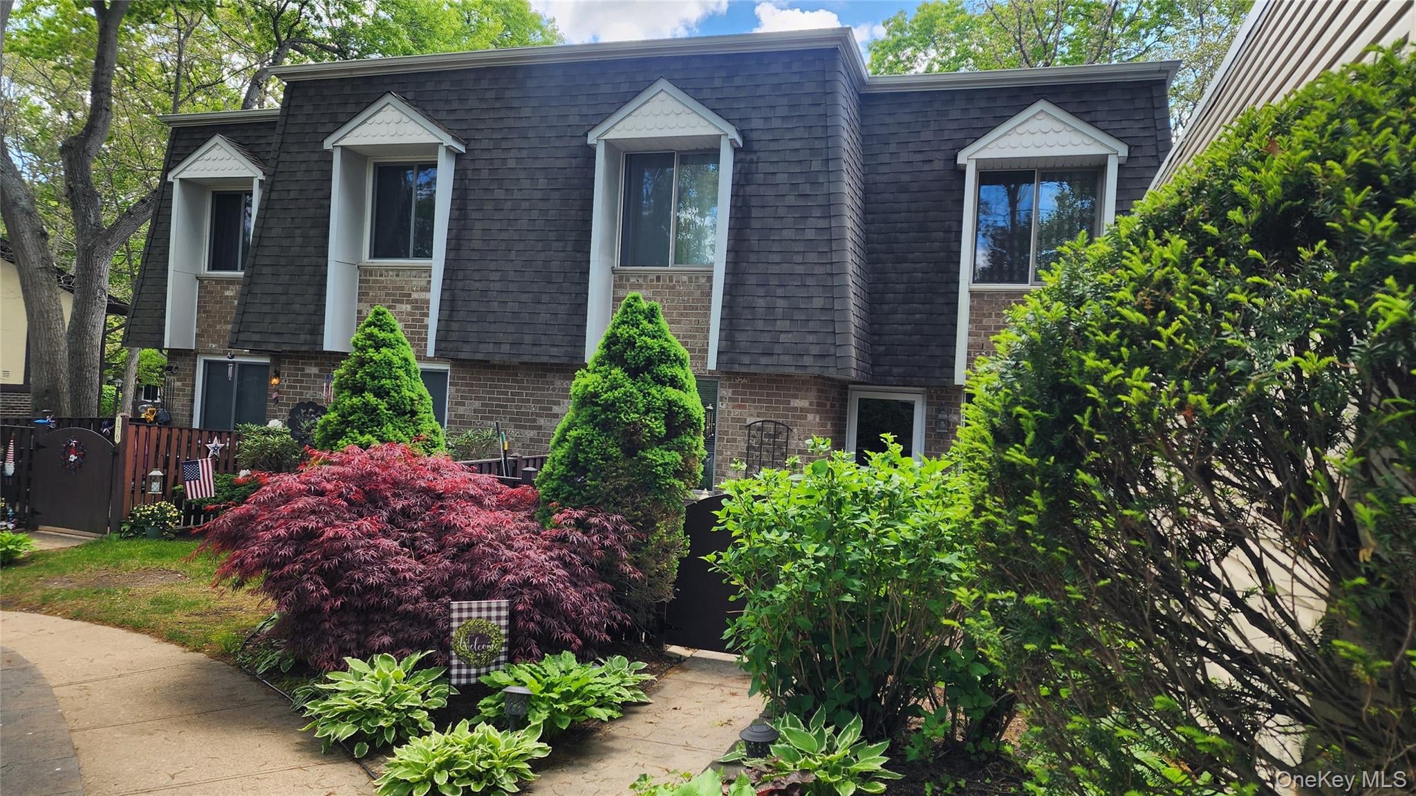 175 Cambridge Drive – For Sale