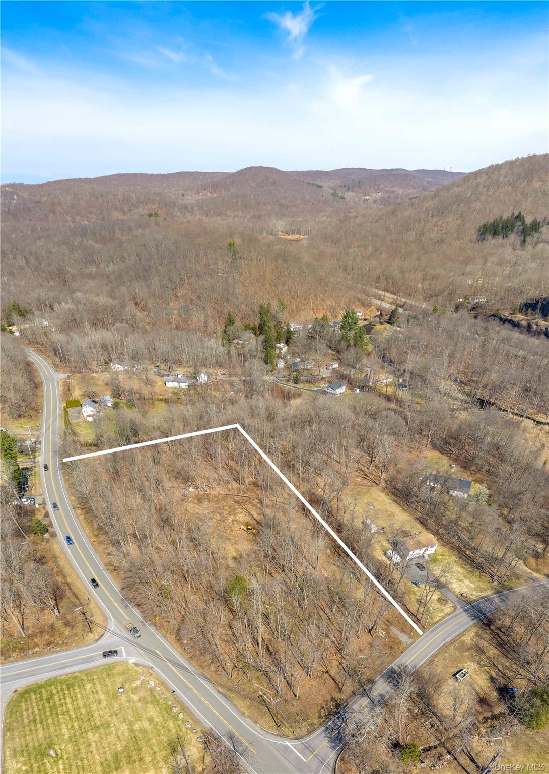 576 Holmes Road – For Sale