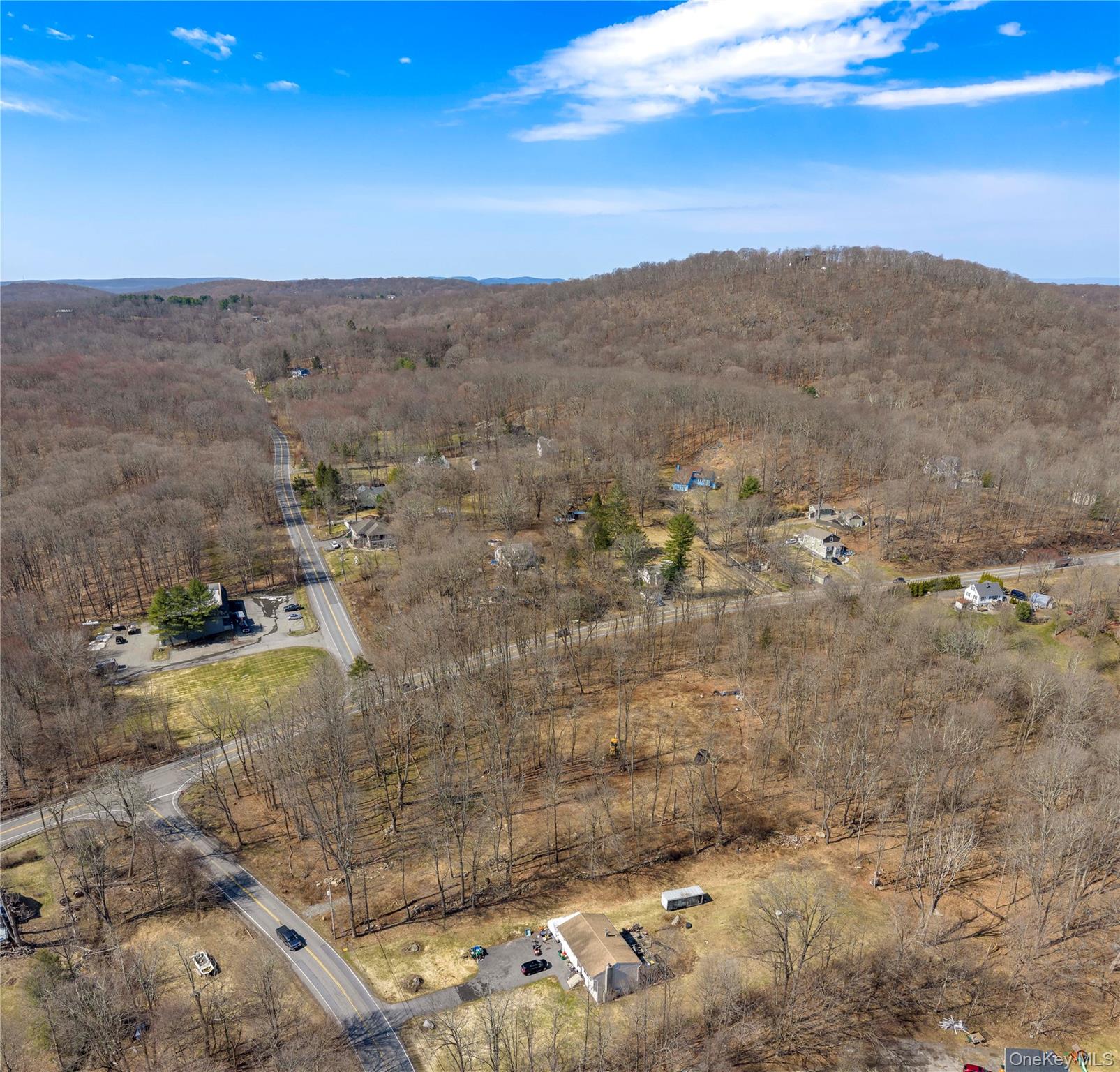 576 Holmes Road – For Sale photo 3