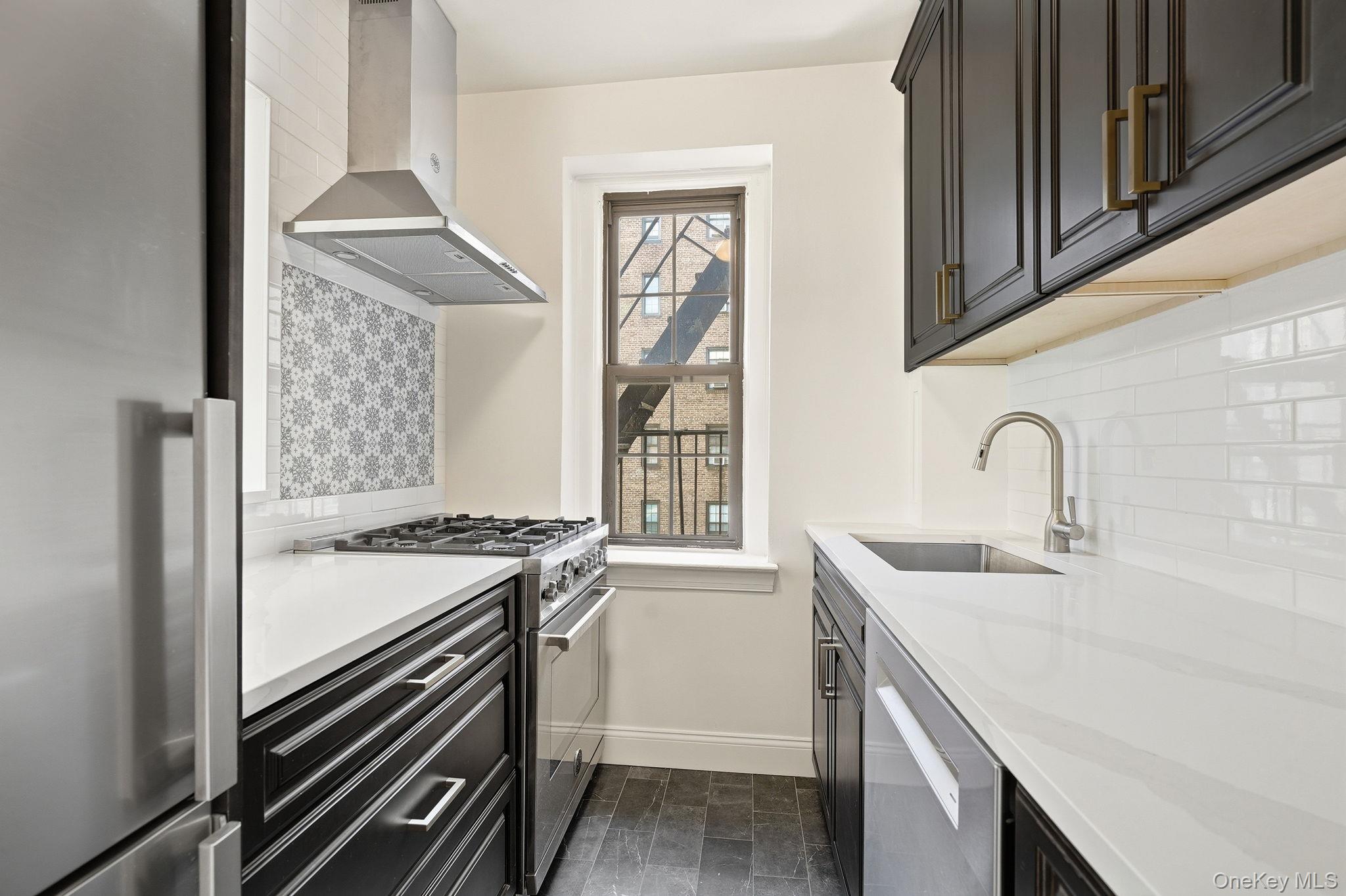 196 Garth Road, Unit 2F photo 11