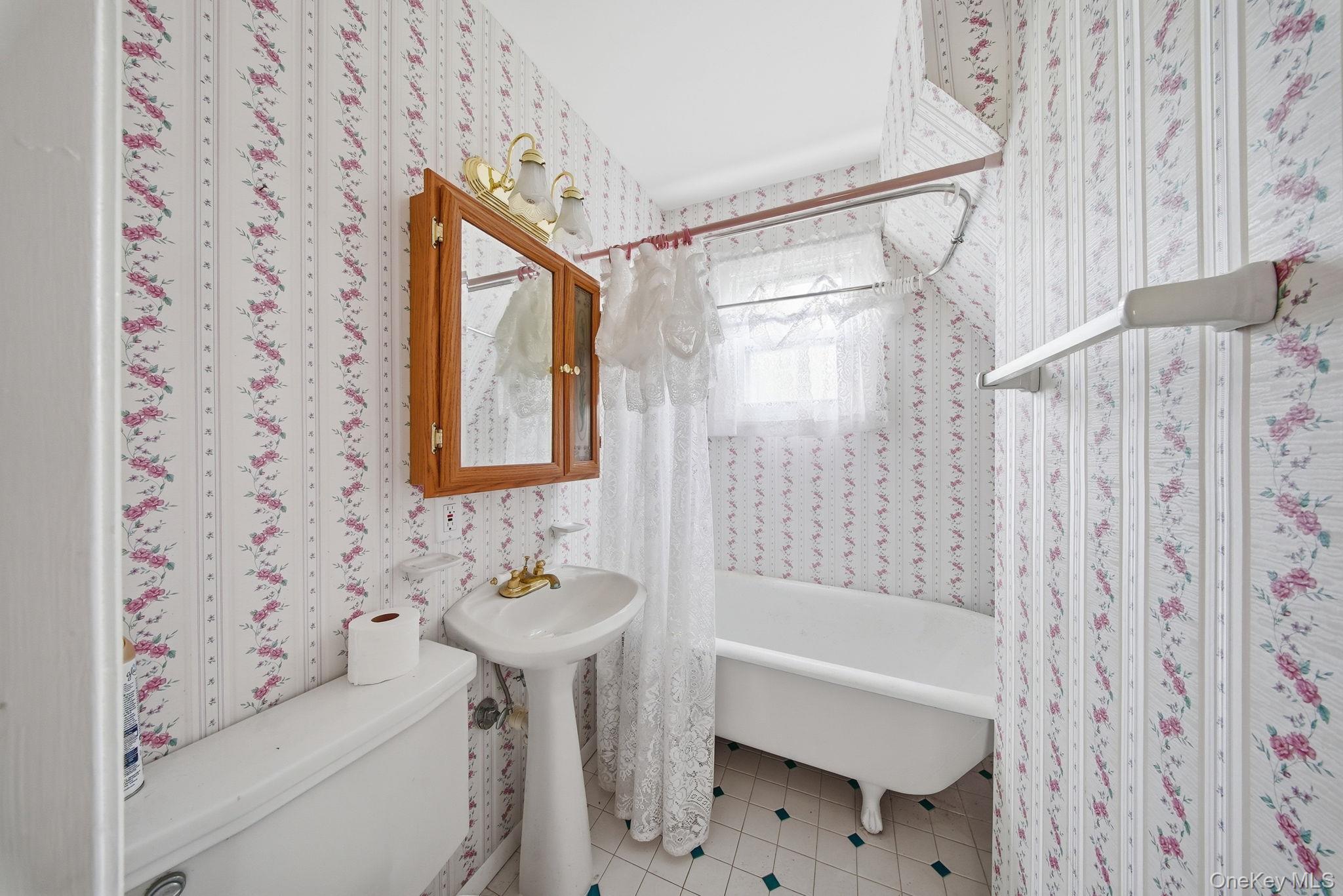 8 Chestnut Street W – For Sale photo 12