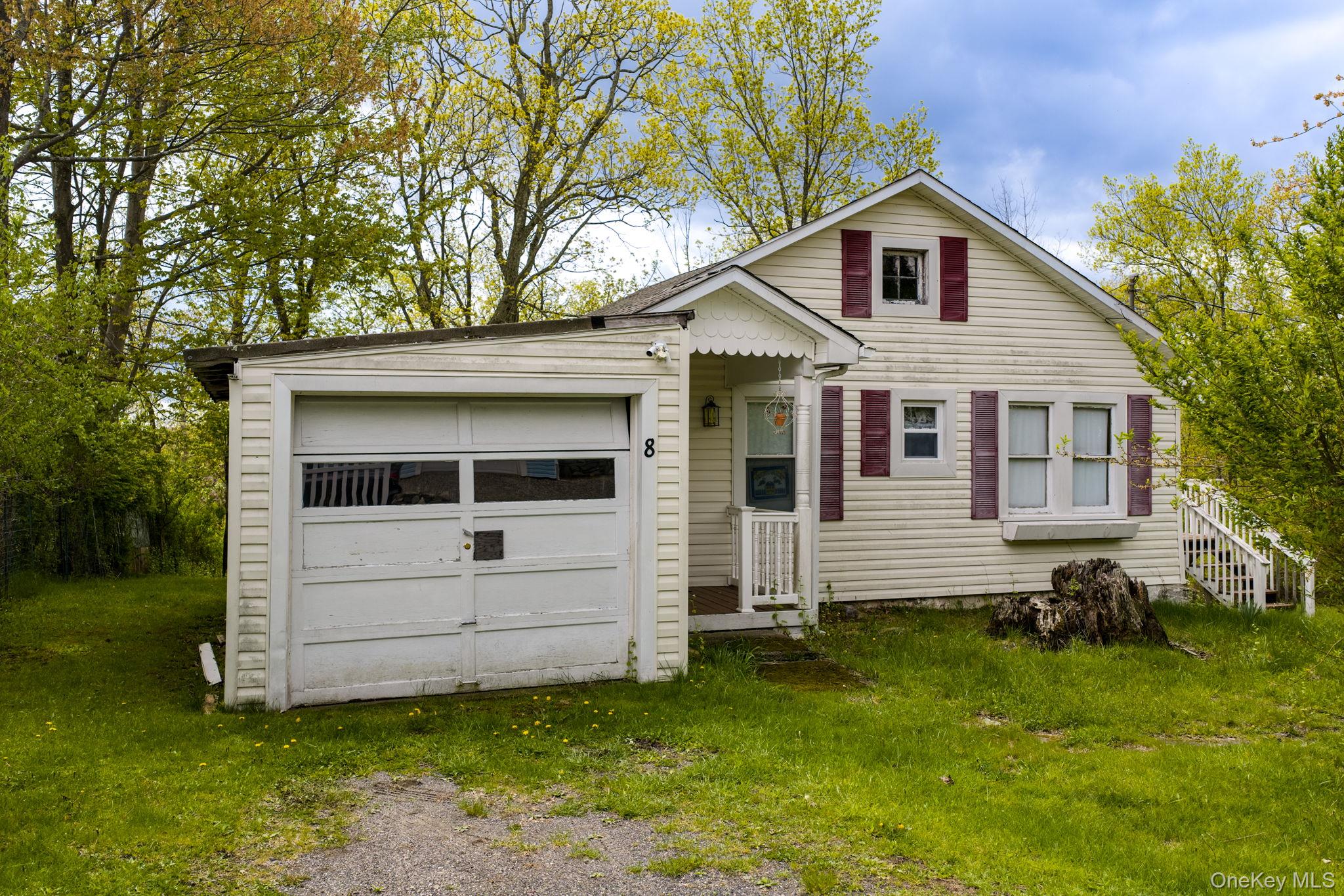 8 Chestnut Street W – For Sale photo 2