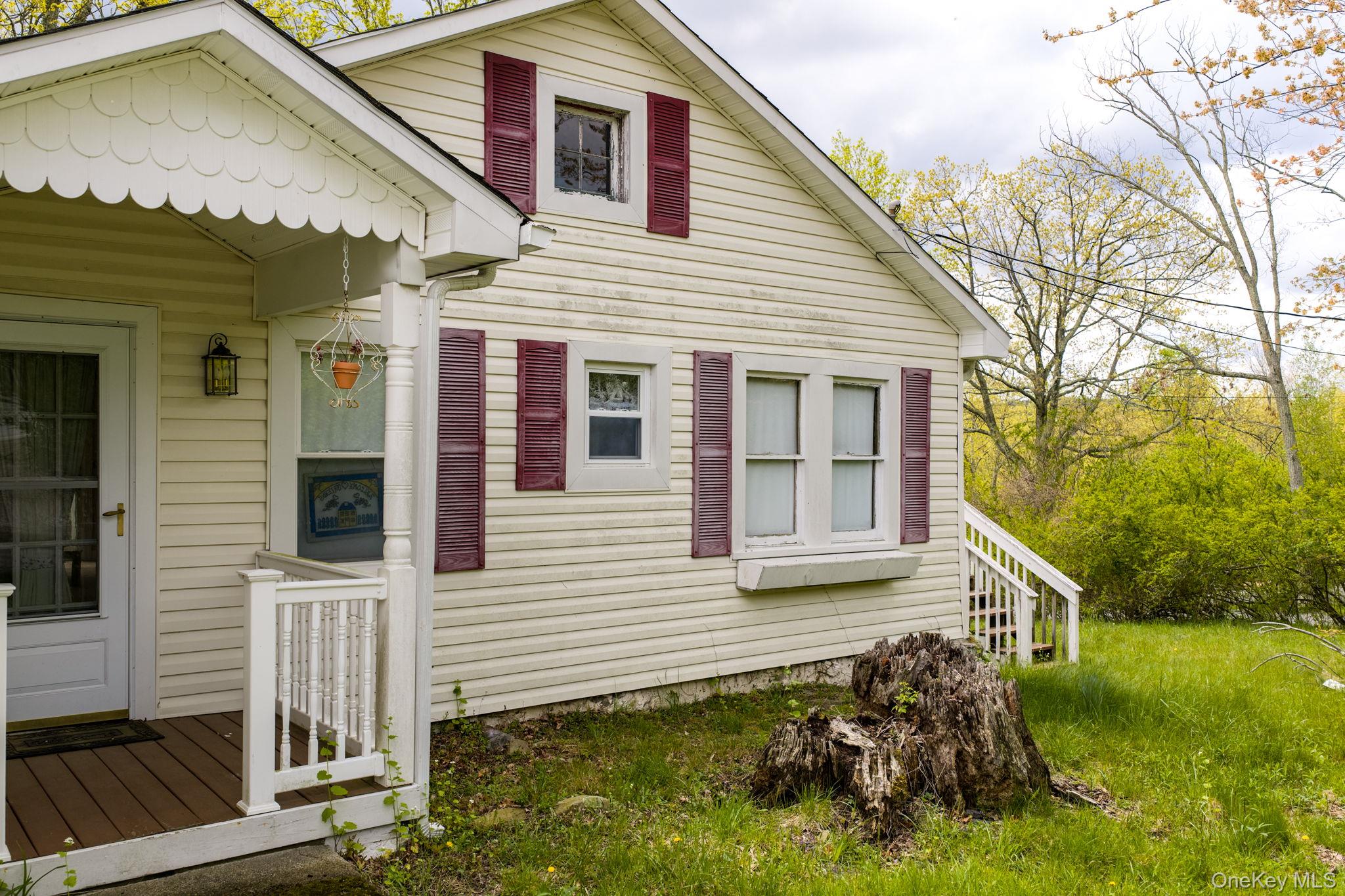 8 Chestnut Street W – For Sale photo 3