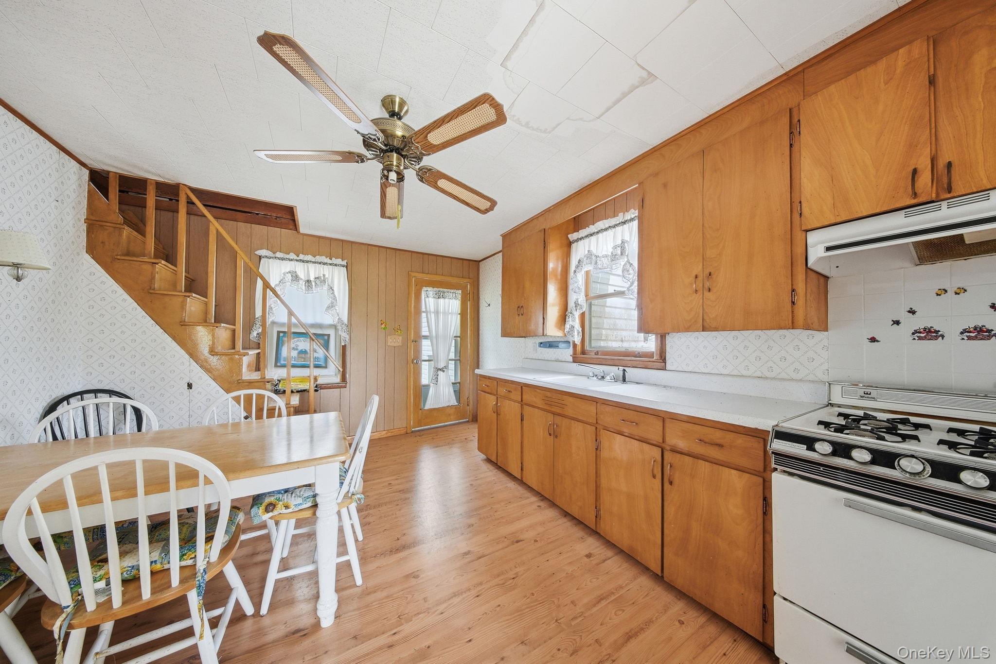 8 Chestnut Street W – For Sale photo 6