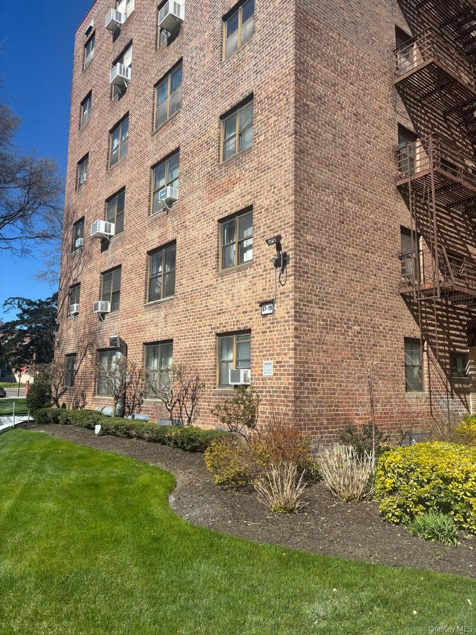 87-19 204th Street, Unit A68 photo 6