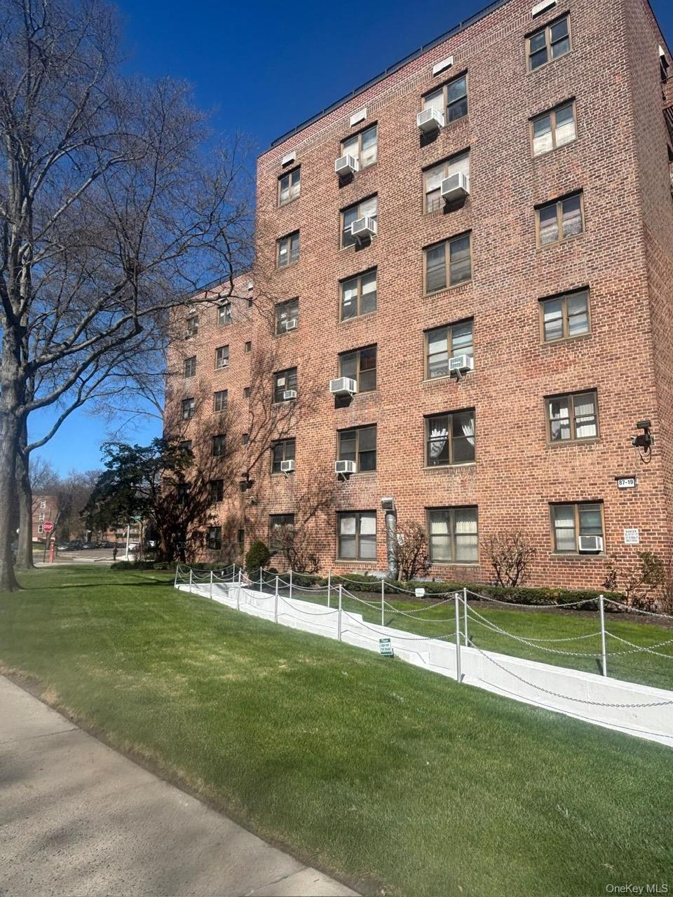 87-19 204th Street, Unit A68 photo 3