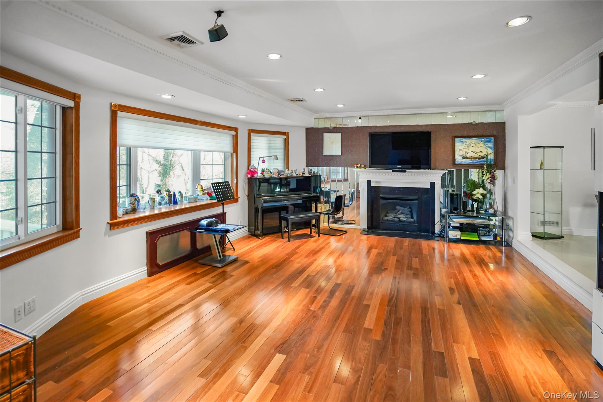 39 Oakdale Road – For Sale photo 3