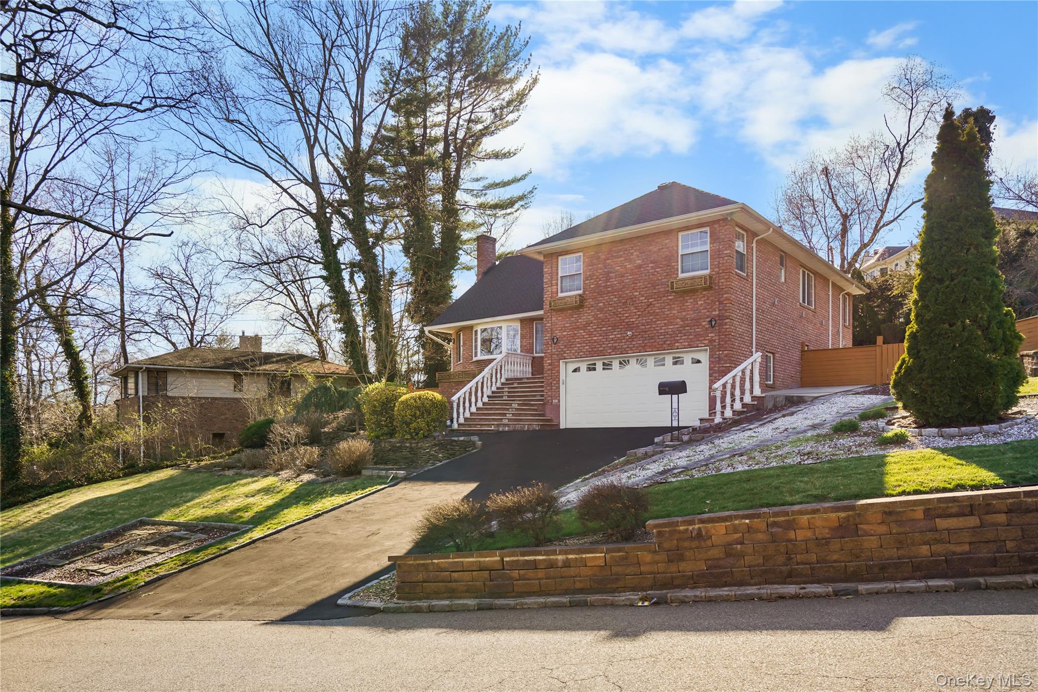 39 Oakdale Road – For Sale photo 2