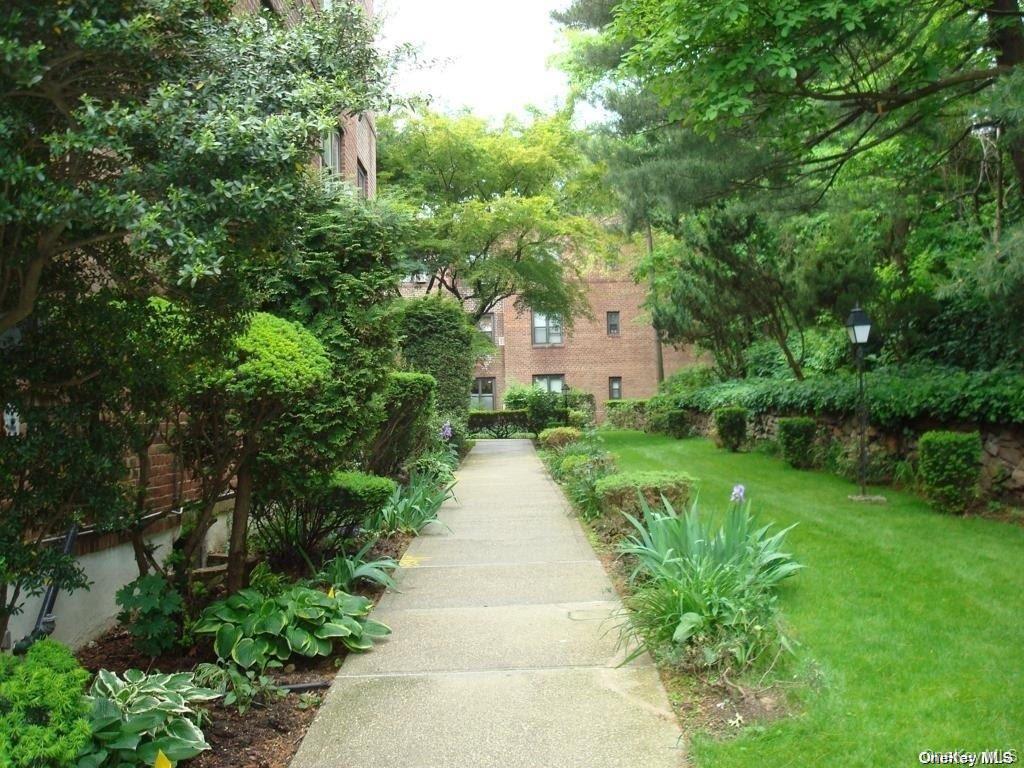 2 Town House Place, Unit 1J photo 15
