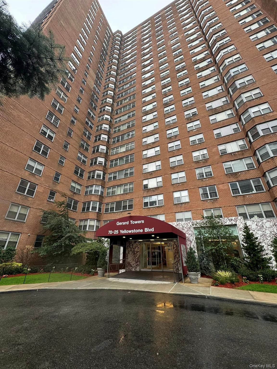 70-25 Yellowstone Blvd, Unit 1 Y photo 2