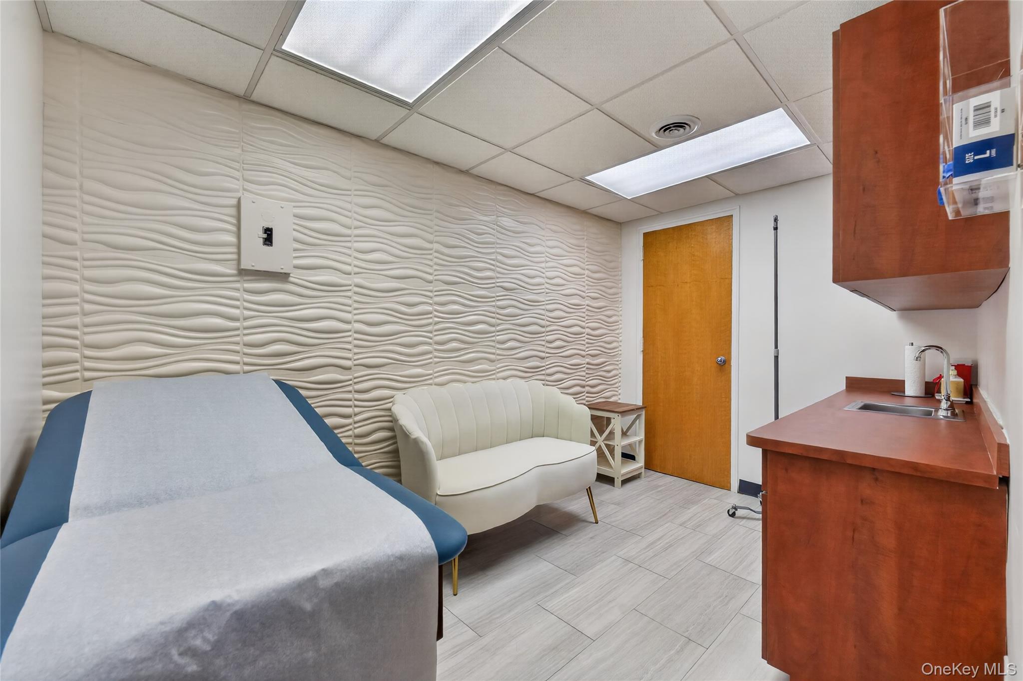230 Hilton Avenue, Unit STE 105 photo 10