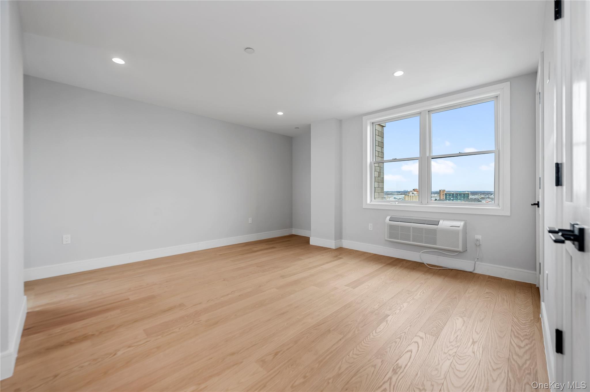 50 W Broadway, Unit 1001 photo 35