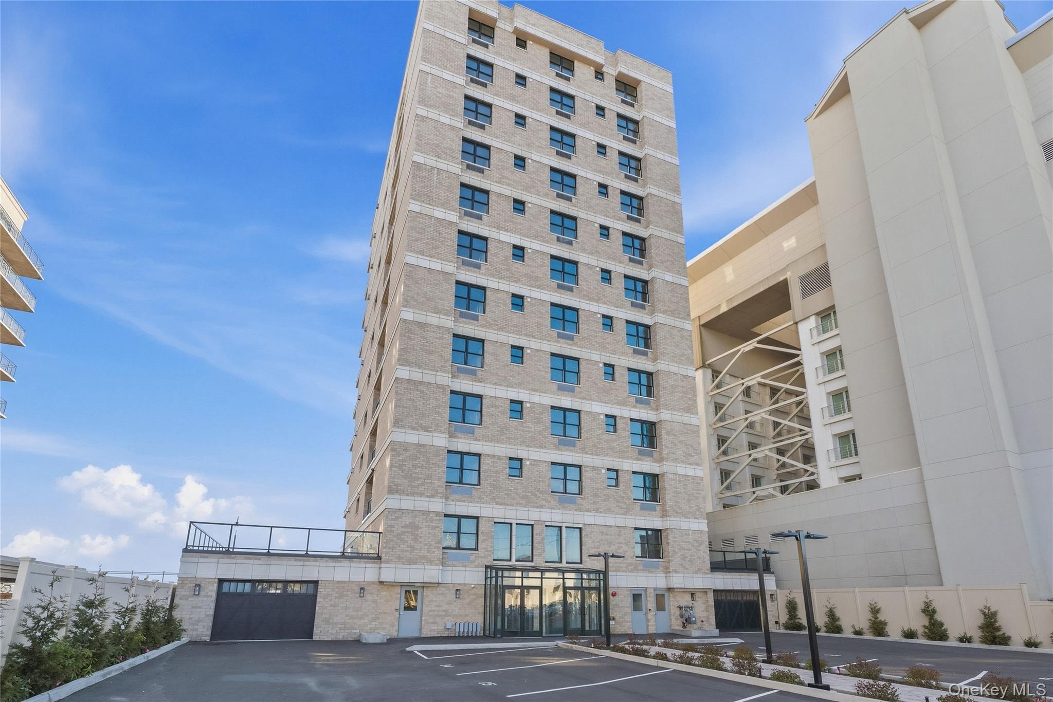 50 W Broadway, Unit 1001