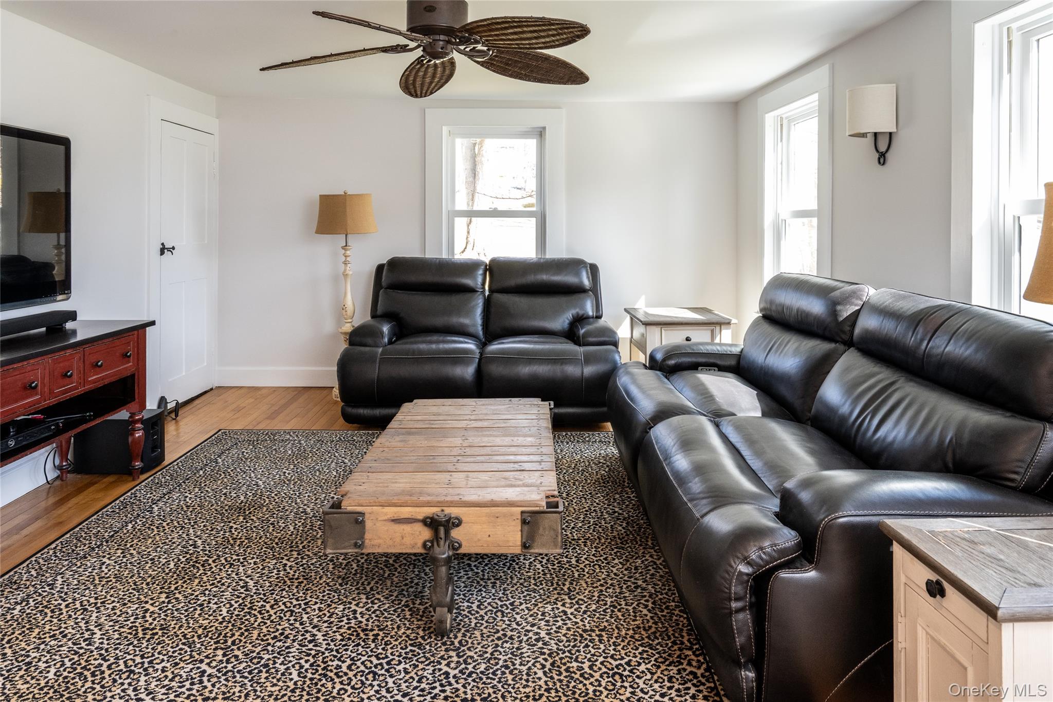 163 E Street – For Rent photo 4
