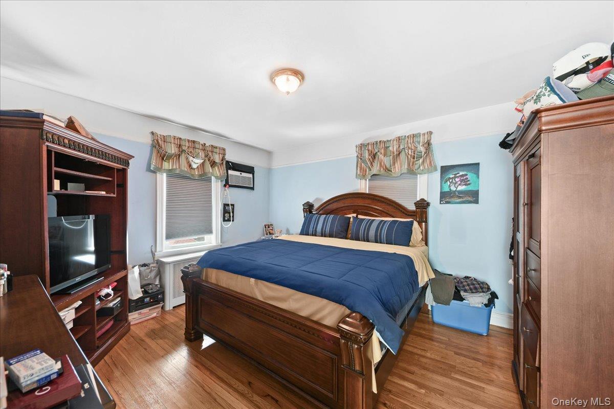 2445 Yates Avenue – For Sale photo 10