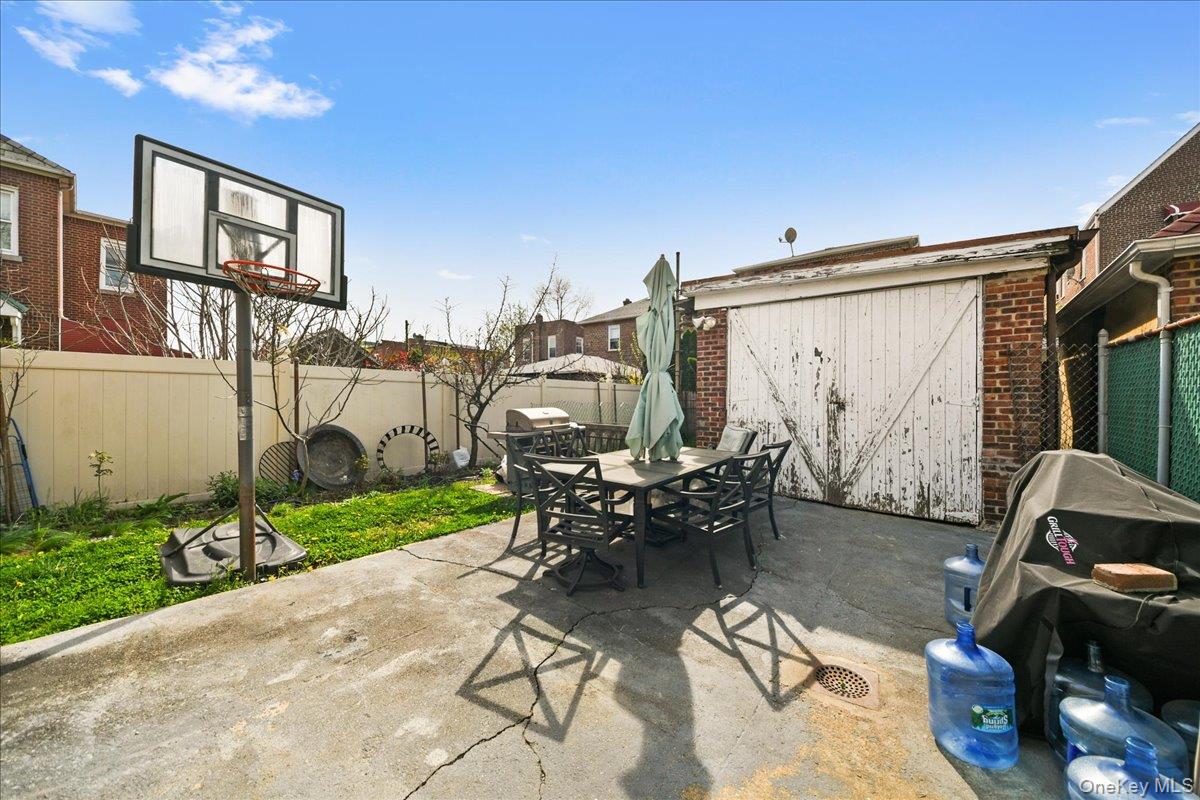 2445 Yates Avenue – For Sale photo 4