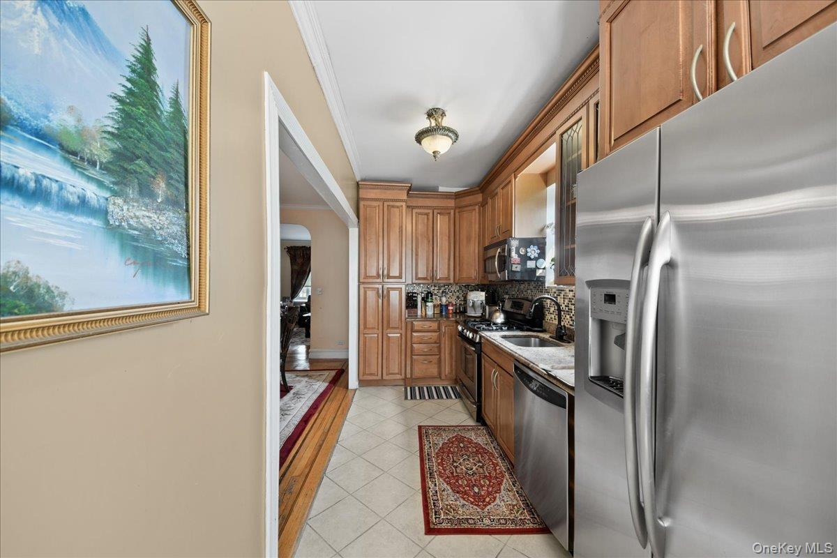 2445 Yates Avenue – For Sale photo 18