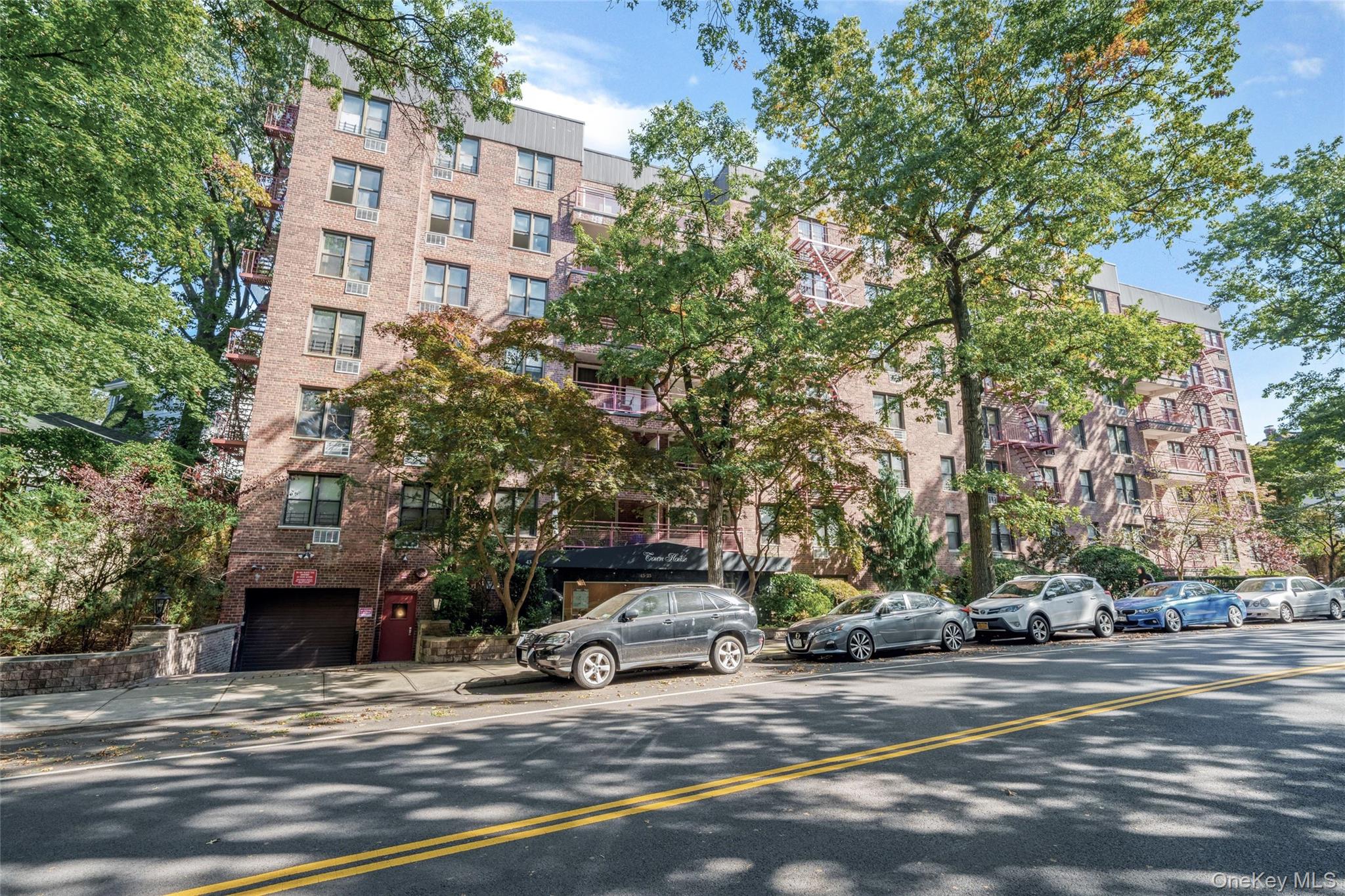 43-25 Douglaston Parkway, Unit 1H photo 4