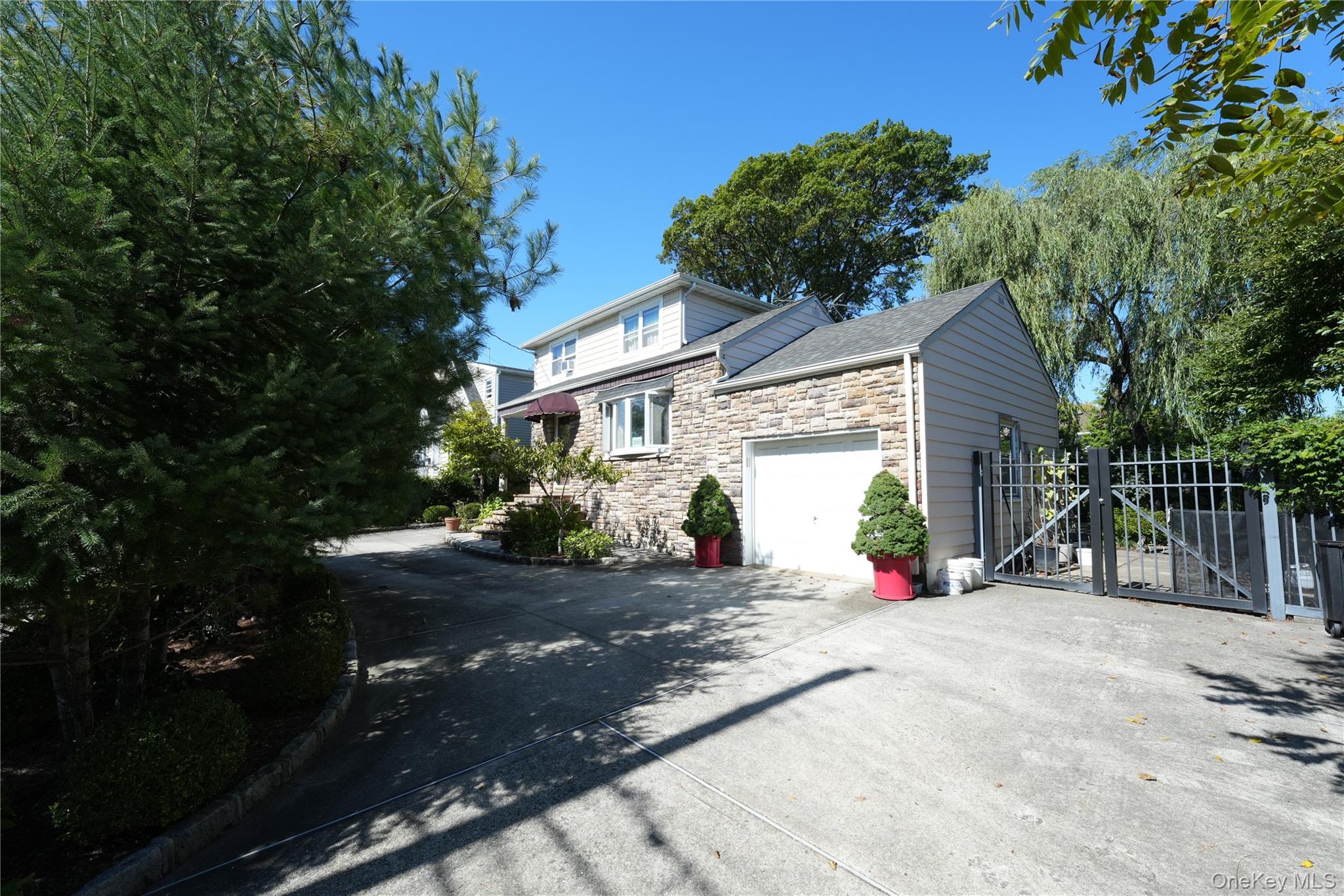 368 Merrifield Avenue – For Sale photo 23