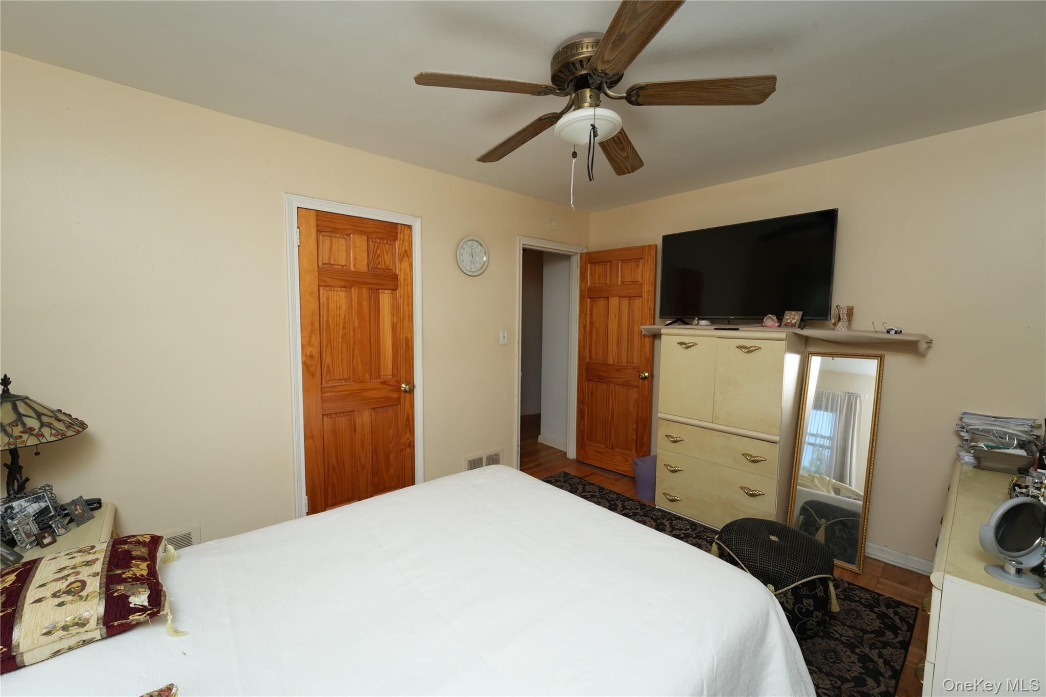 368 Merrifield Avenue – For Sale photo 5