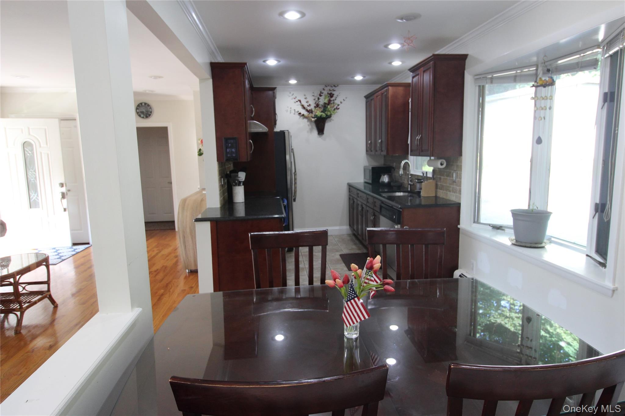 650 Warren Avenue – For Sale photo 5