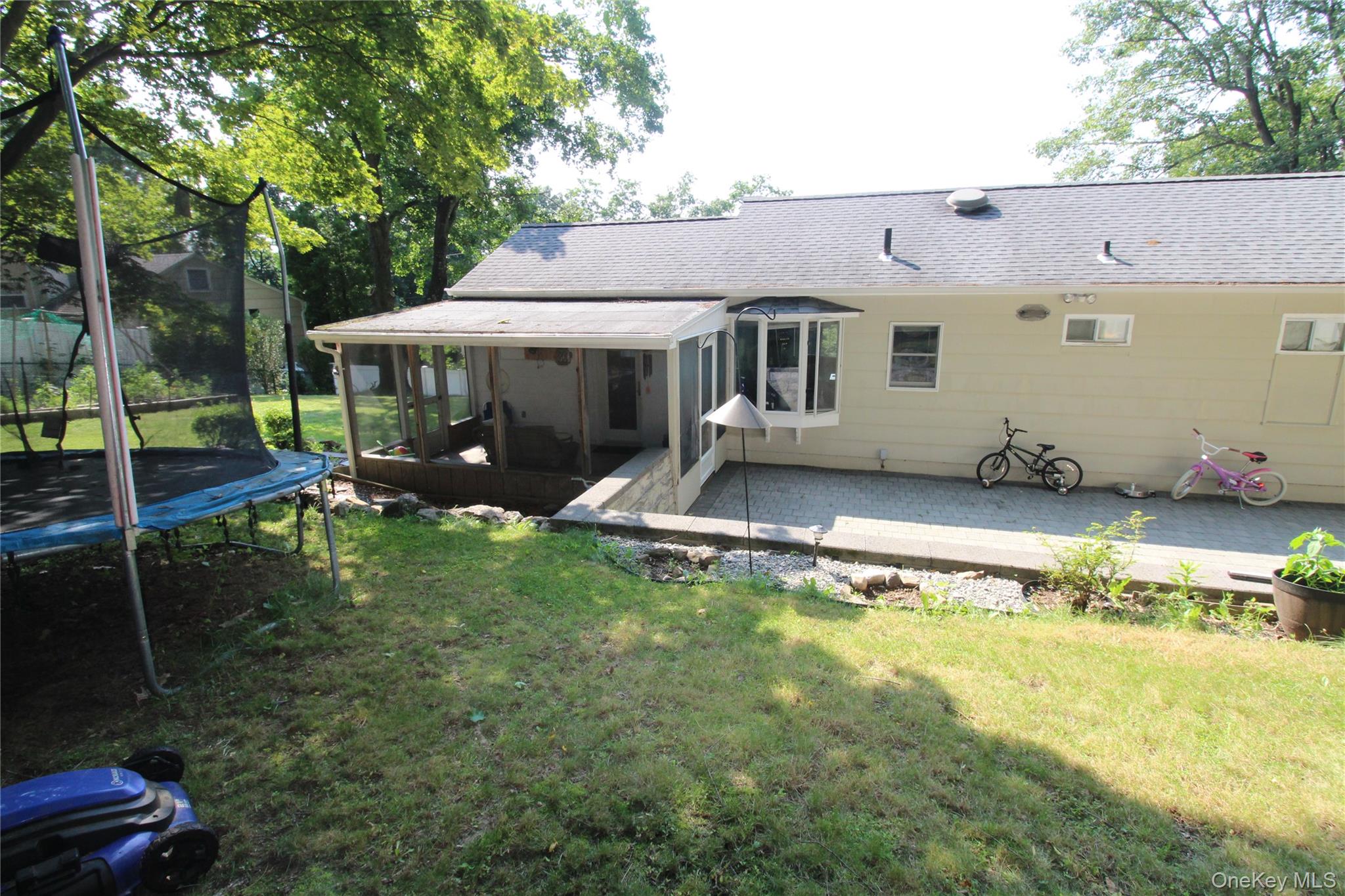 650 Warren Avenue – For Sale photo 13