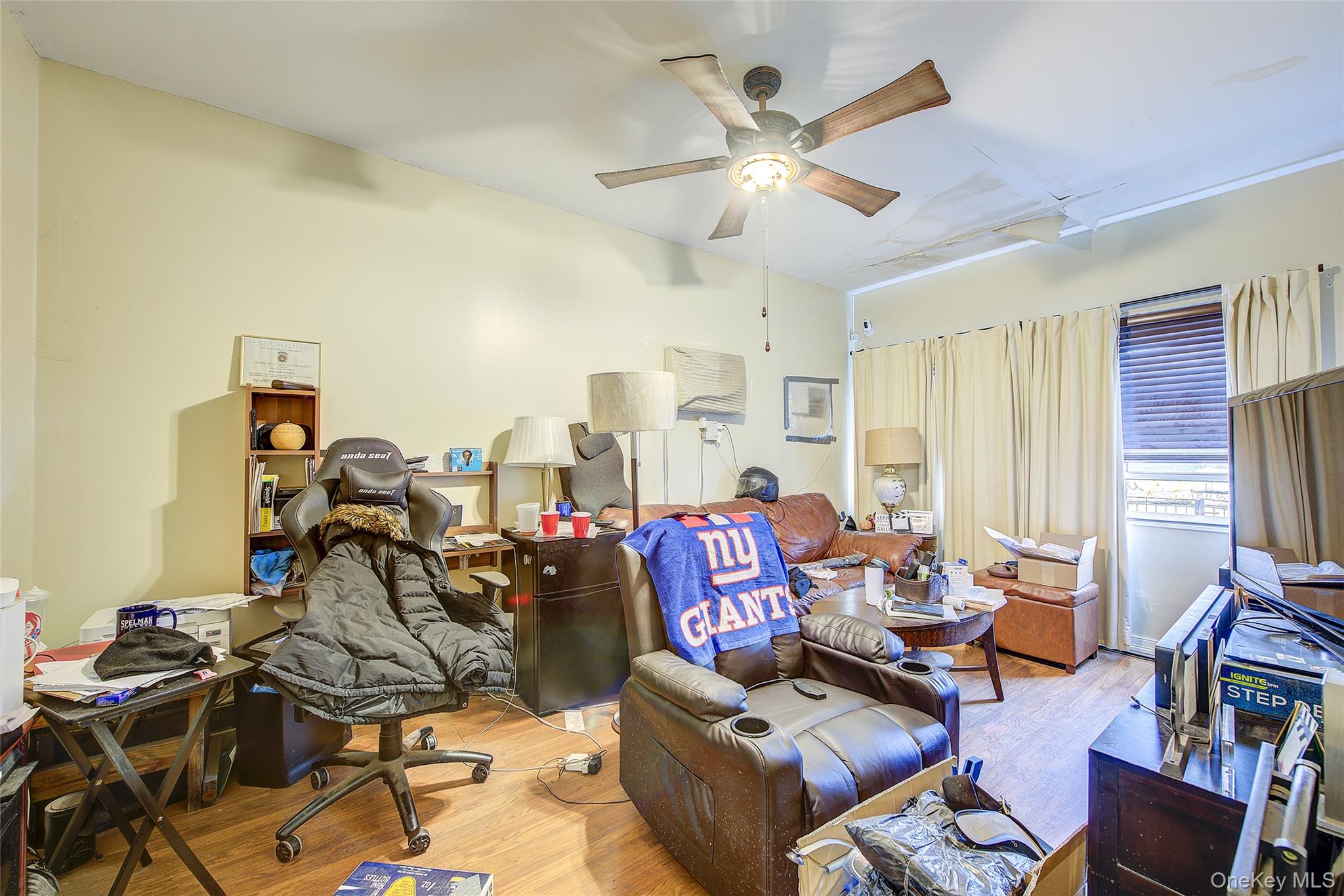 215-10 99th Avenue – For Sale photo 6
