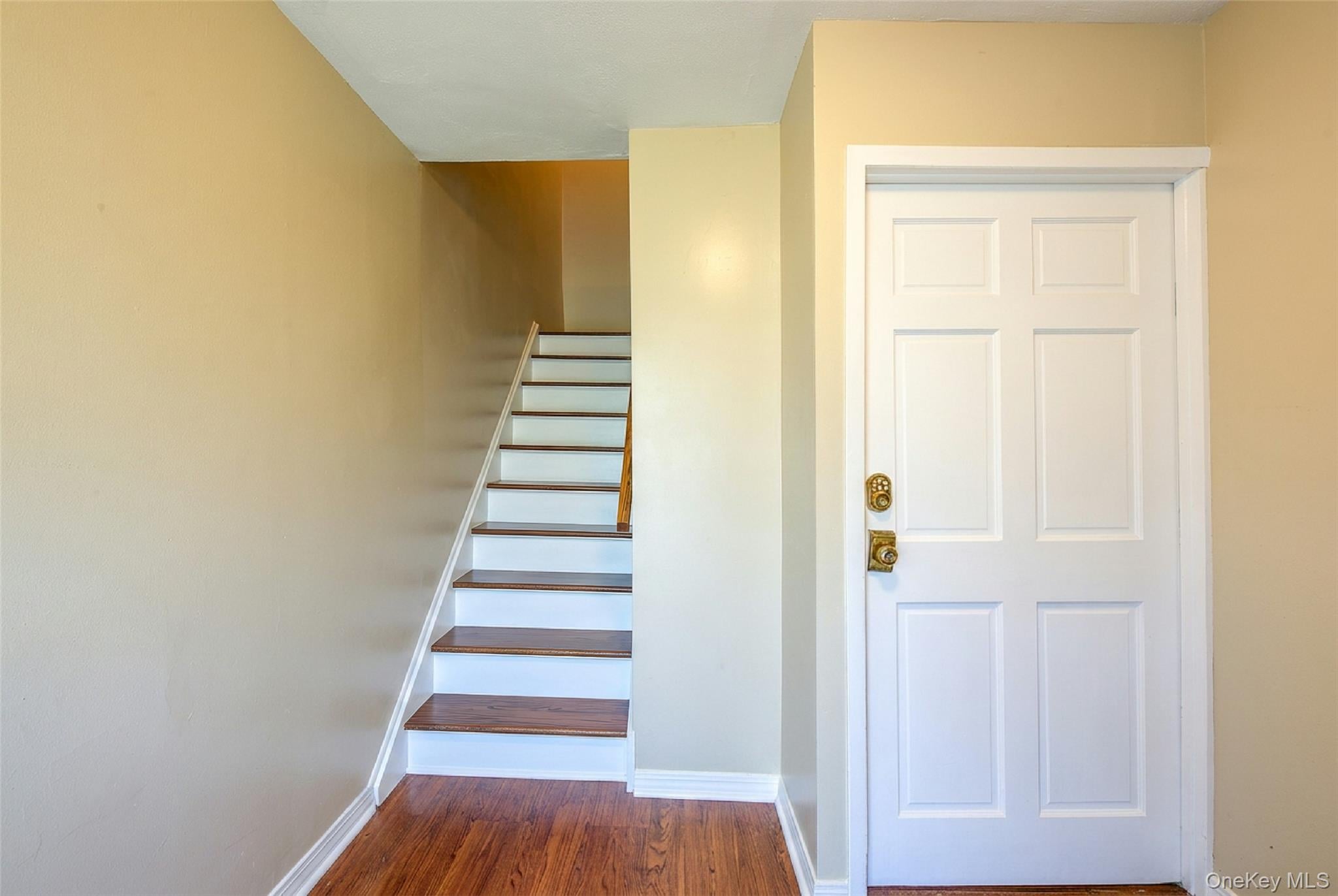 215-10 99th Avenue – For Sale photo 4