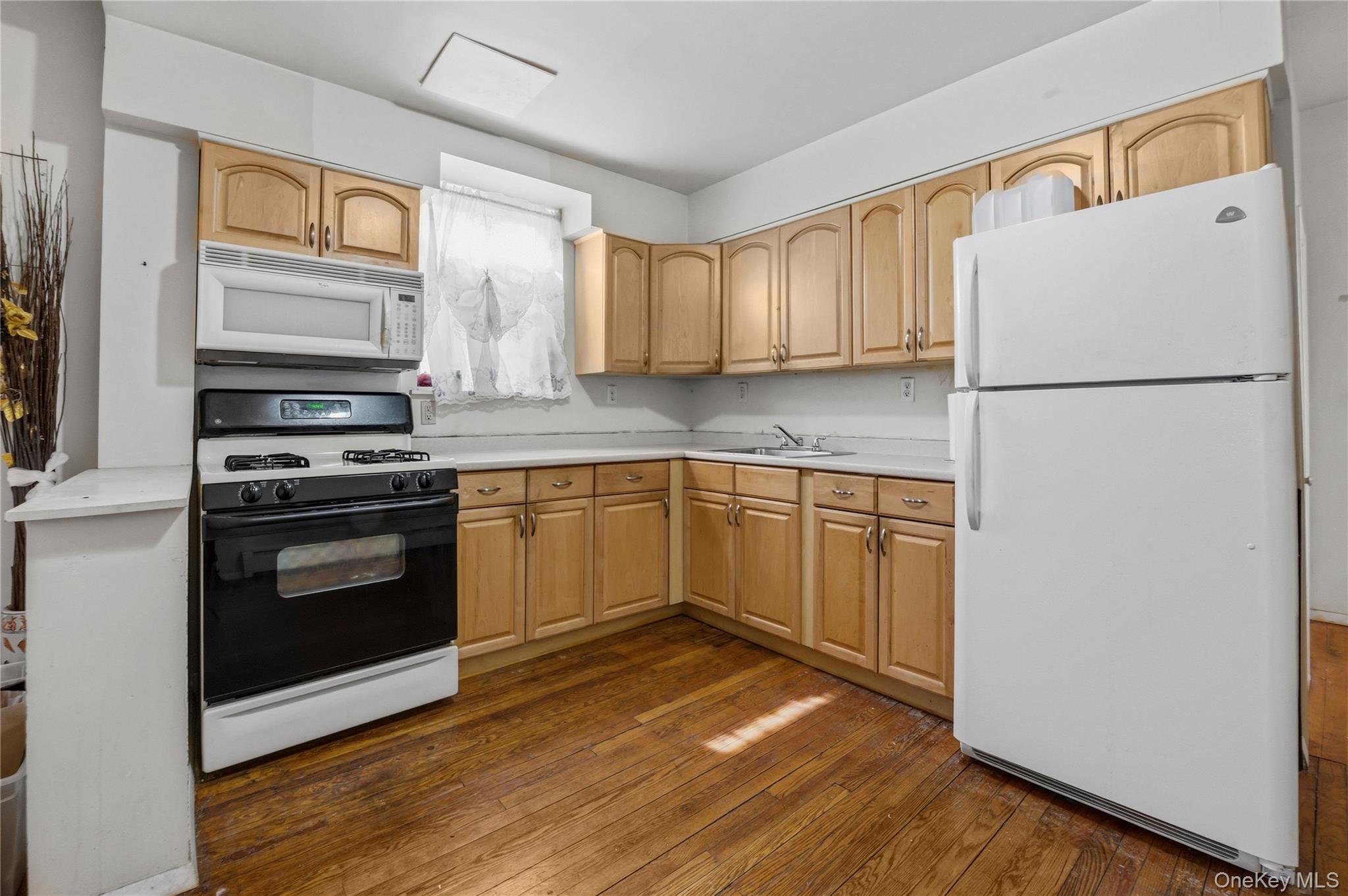 104-60 165th Street – For Sale photo 6