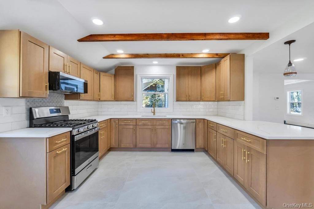 485 Long Island Avenue – For Sale photo 21