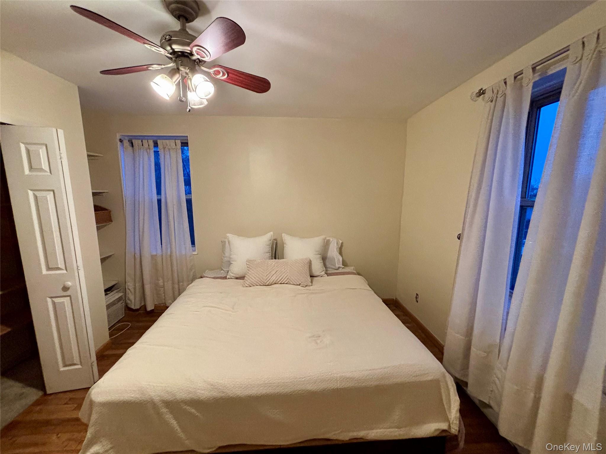 40 DAVENPORT, Unit 2K photo 10