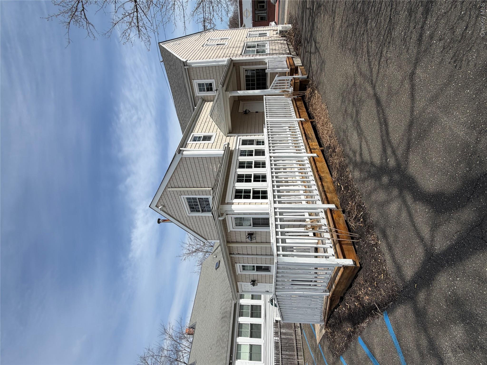 211 Roanoke Avenue – For Sale photo 4